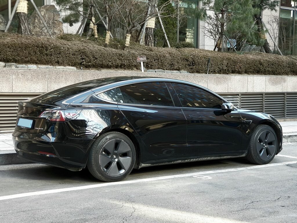 Tesla Model 3 Base Black 2023